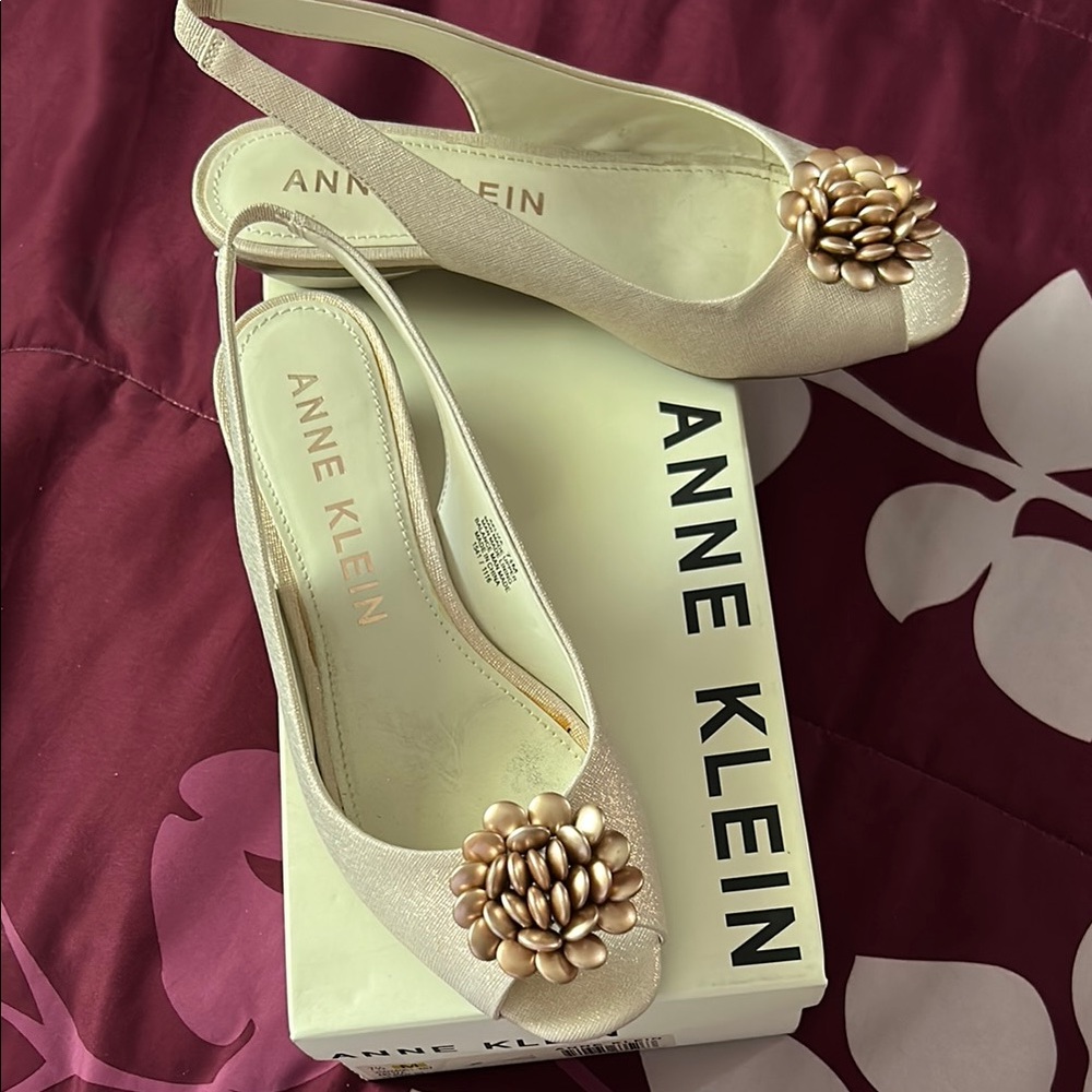 Women’s shoes